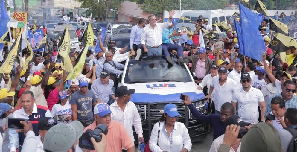 Abinader: “Quedarán en sus puestos los empleados honestos y eficientes”