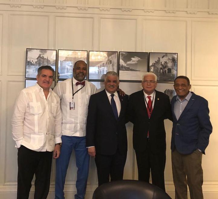 Diputado Osiris Medina y el alcalde de Quisqueya pasan a la fila del PRD