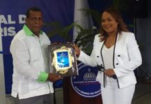 Gobernación reconoce excelente gestión del síndico de El Puerto, Juan Pacheco.