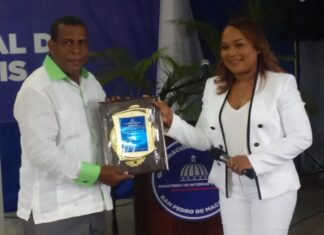 Gobernación reconoce excelente gestión del síndico de El Puerto, Juan Pacheco.