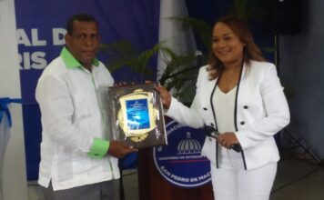 Gobernación reconoce excelente gestión del síndico de El Puerto, Juan Pacheco.