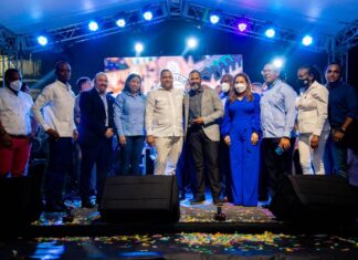Desvelación del mural «Las Glorias del Béisbol Petromacorisano»