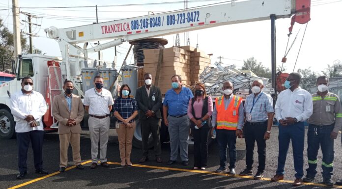 Empresas inician iluminación desde zona franca hasta la Autovía del Este, hacia La Romana