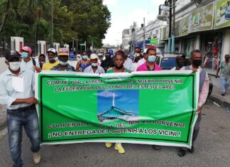 Colonos marchan en reclamo de que el Ingenio Porvenir no sea cerrado