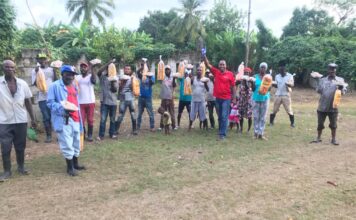 Profeta de fuego realiza operativo navidad en bateyes de la zona