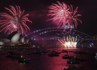 Ómicron silencia la llegada del año nuevo en todo el mundo