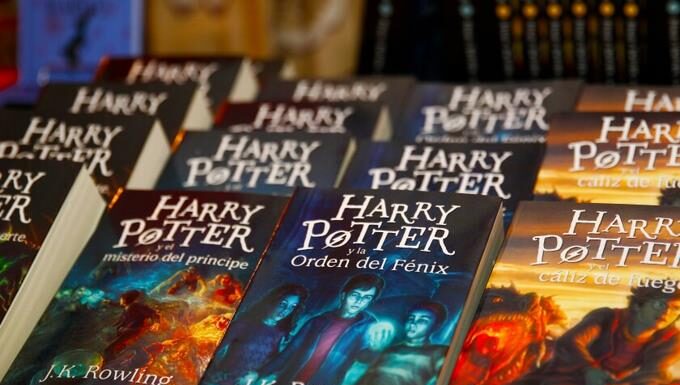 Párroco de EEUU organiza quema de libros de Harry Potter por «brujería»