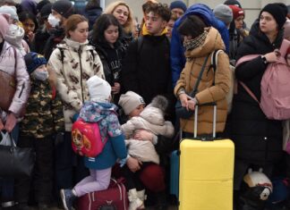 Ucranianos han huído durante la invasión rusa supera 4 millones