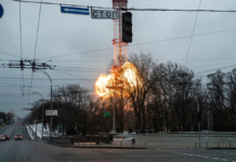 Cinco muertos deja bombardeo ruso a torre de televisión de Kiev