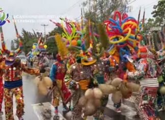 Realizan con éxito el desfile final del Carnaval de Santiago 2022