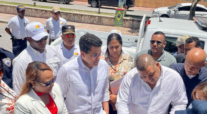 Anuncian remozamiento del malecón. y acondicionamiento de la playa municipal El Faro