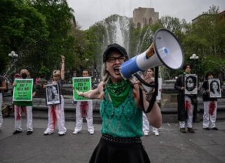 Unas 450 concentraciones están previstas en todo el país, incluidas grandes marchas en Washington, Nueva York, Chicago, Austin y Los Ángeles.