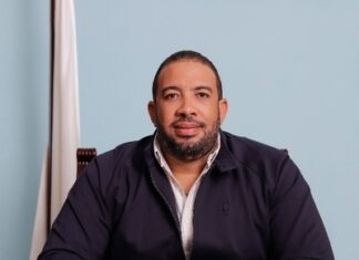 Luichy de la Cruz somete proyecto para crear banco de datos para donantes de sangre en S.P.M.