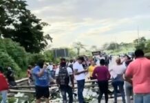 Residentes en Las Lisas de Miches realizan protesta en demanda de asfaltado