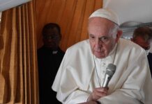 Papa advierte aún existe riesgo de guerra nuclear; llama al desarme