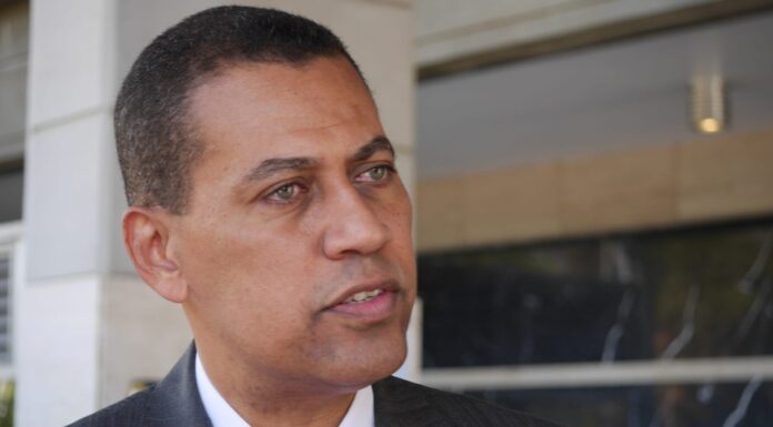 Guido insta a ministro abrir ojos a funcionarios en torno pobreza RD