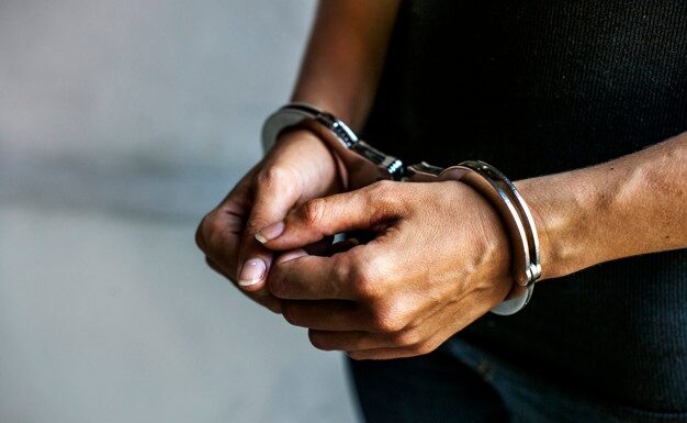 SPM: Capturan cubano 81 años acusado asesinato y lavado en EU.