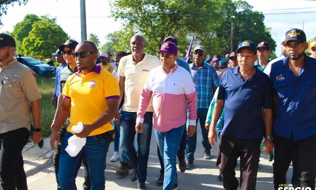Sergio Cedeño recorre las calles de Santa Fe en mano a mano.