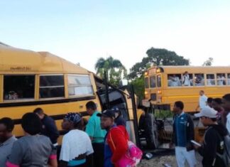 BAVARO: El 911 confirma hay 3 muertos y 11 heridos en accidente