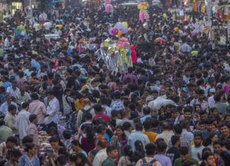 Se estima que el planeta ha superado los 8.000 millones de habitantes