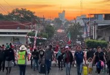 Gigantesca marcha de migrantes salió desde México hacia EEUU