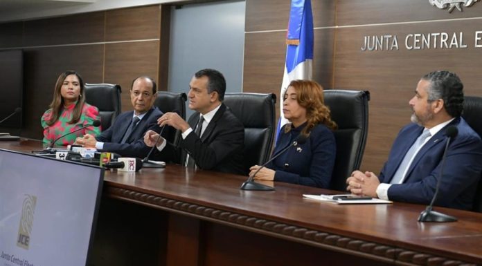 La JCE rechaza una solicitud para realizar encuestas a boca de urna