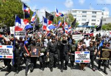 Multitud marchó contra «plan de ONU» de instalar campos en RD