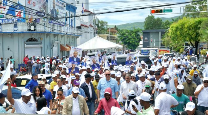 Miguel Vargas garantiza eventual gobierno desarrollará región sur