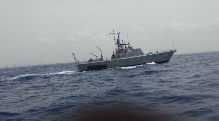 Armada Dominicana rescata con vida a 43 víctimas de naufragio en Guayacanes