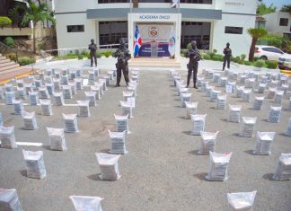 Apresan dos y confiscan más de una tonelada de cocaína
