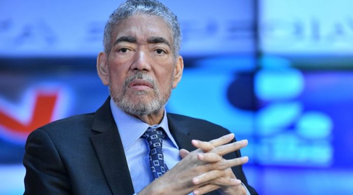 Ministro dice Gobierno de la RD miente sobre el avión de Maduro