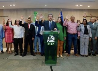 Expresidente Fernández opina el gobierno PRM está descarrilado