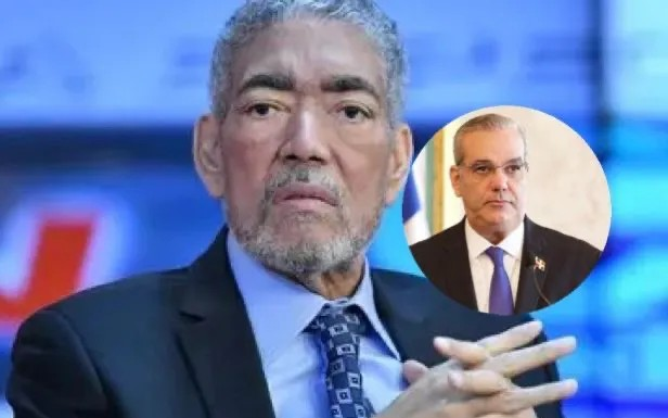 El Presidente destituye a Miguel Mejía como ministro sin cartera