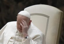 El mundo está «en manos de poderes malignos», dice el papa