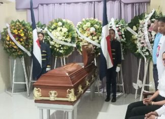 Sepultan cadáver de reconocida maestra Elsa Wells Vda. Abraam.