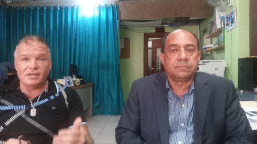 Ramón Gómez y cliente