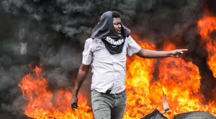 HAITI: Pandilleros queman otra comisaría y roban motocicletas