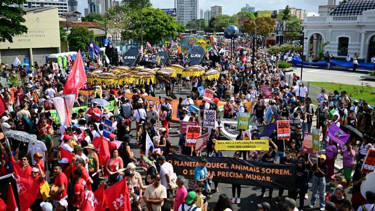 BRASIL: Miles de manifestantes protestan contra COP30 Belém imagen
