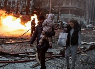 Ataque ruso sobre Kiev deja 19 heridos y miles