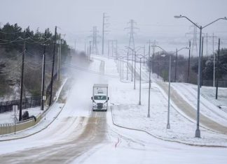 5 muertos en NY; miles vuelos cancelados en Estados Unidos