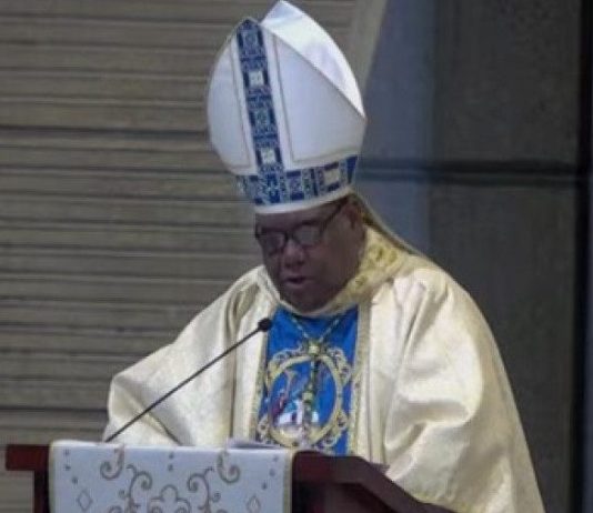 Dice servidores públicos están «para servir a los más debiles»