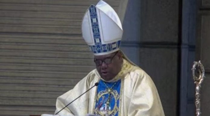 Dice servidores públicos están «para servir a los más debiles»