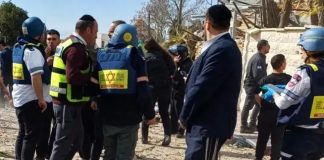 Irán ataca centro de Israel y el portaaviones Abraham Lincoln