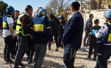 Irán ataca centro de Israel y el portaaviones Abraham Lincoln