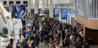 Sigue crisis en aeropuertos de EE.UU; largas filas de viajeros